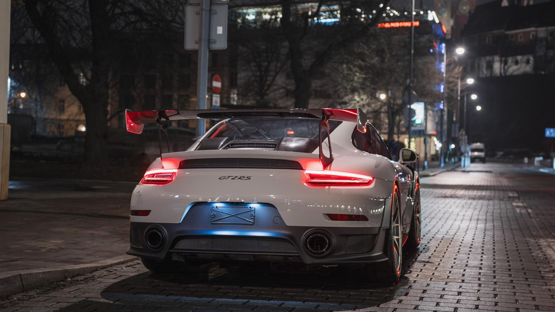 porshe-gt2rs-8.jpg