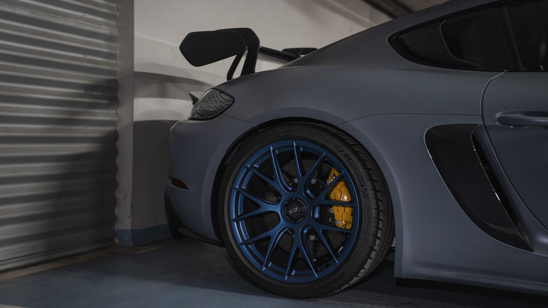porshe-gt4rs-update-10.jpg